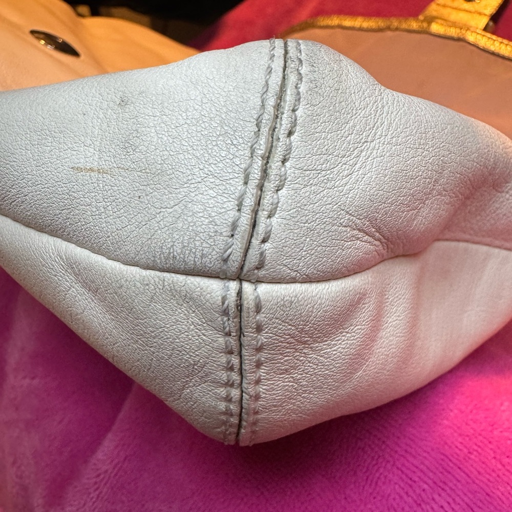 Coach Soho Y2K White Soho line Leather Buckle Flap Bag W oversized Coach Tag EUC - Picture 12 of 13